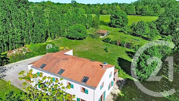 Maison à vendre  10 pièces - 205 m 2   MONTREVAULT SUR EVRE  - 49