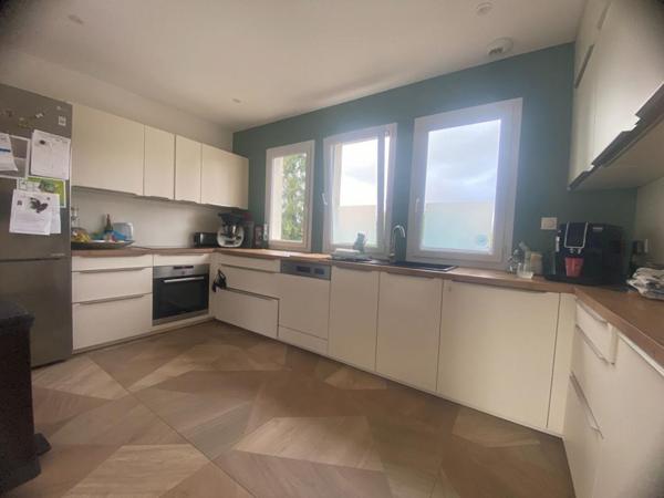 Maison Magné 8 pièce(s) 202 m2