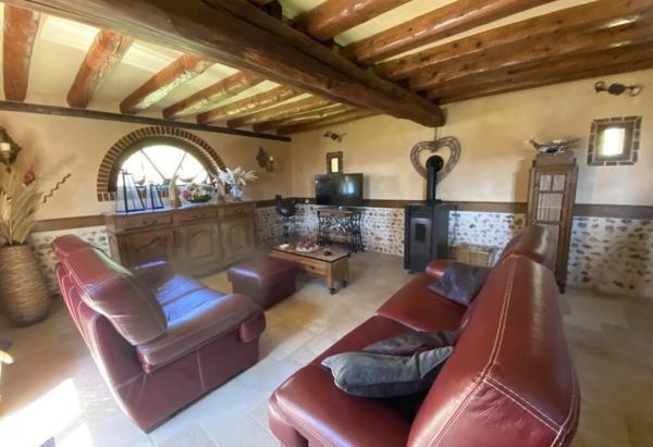 Secteur Verneuil sur Avre Damville Ancienne fermette avec dépendances