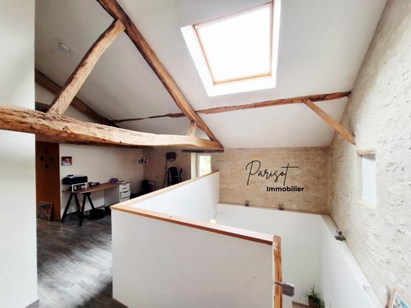 MAISON EN PIERRE ENTIEREMENT RENOVEE DE 150 M² AVEC TERRAIN DE 1 200 M² ET ESPACES TROGLODYTES