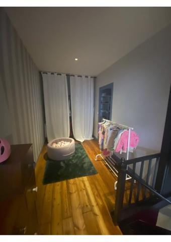 Maison Bourgeoise en Pierre avec Piscine au Coeur de Parempuyre