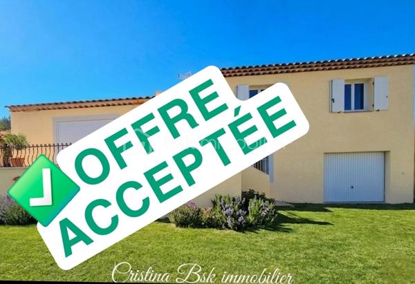 En exclusivité : Découvrez cette maison individuelle familiale, baignée de soleil du matin au soir, alliant espace, confort et tranquillité dans un lotissement paisible, ce bien offre un fort potentiel d’aménagement et de valorisation.
Caractéristiques principales :
•	Surface habitable : 104 m² sur deux demi-niveaux
•	Bel espace de vie lumineux avec cuisine ouverte donnant sur une grande terrasse
•	3 chambres, avec WC à chaque niveau
•	Grand garage 50 M² en rez-de-jardin
•	Terrain de 850 m² entourant la maison
•	Orientation plein sud : profitez du soleil toute la journée
•	Quartier tranquille et résidentiel

Atouts supplémentaires :
•       Eau du canal
•       Arrosage  automatique
•       Terrain piscinable permettant d’imaginer un bel espace de vie extérieur.
•       Un grand garage complète ce bien avec un fort potentiel d’aménagement : 
surface supplémentaire idéale pour la création d’un studio indépendant, d’un espace professionnel pour activité libérale ou d’un atelier.
•	Parfaite pour une famille ou un projet d’investissement
•	Proche des commodités et des principaux axes routiers A51 ( 5 minutes).

Dossier complet disponible sur demande.
💰 Prix : 274 500 € (Honoraires d’agence à la charge de l’acquéreur). 
📞 Contactez-moi dès maintenant pour organiser une visite et découvrir ce bien au 07 88 88 94 07.

#immobilier #peyruis #maisonavendre #alpesdehauteprovence #manosque #villa #investissementimmobilier
