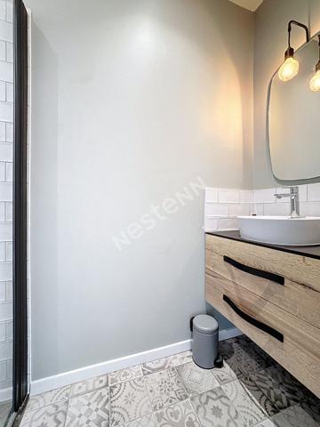 Maison en pierres à vendre à Ancenis-Saint-Géréon - Centre historique : 4 chambres, cour intérieur, rénovation de qualité.