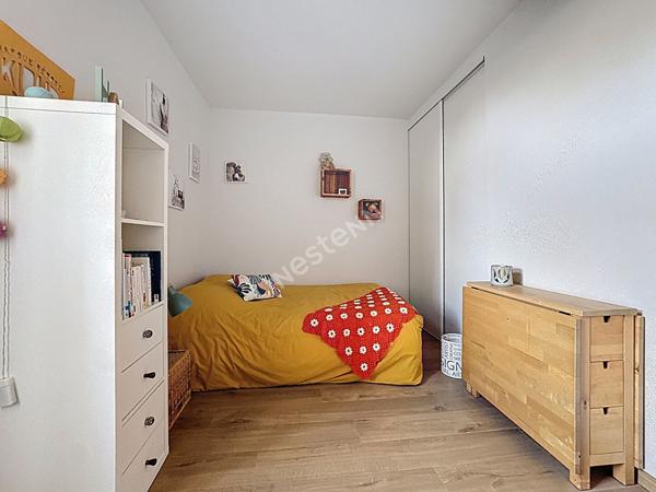 Maison en pierres à vendre à Ancenis-Saint-Géréon - Centre historique : 4 chambres, cour intérieur, rénovation de qualité.