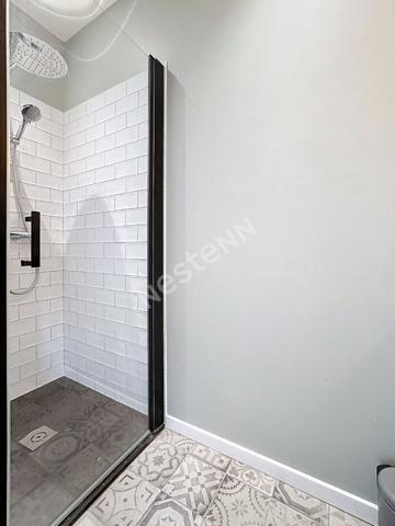 Maison en pierres à vendre à Ancenis-Saint-Géréon - Centre historique : 4 chambres, cour intérieur, rénovation de qualité.