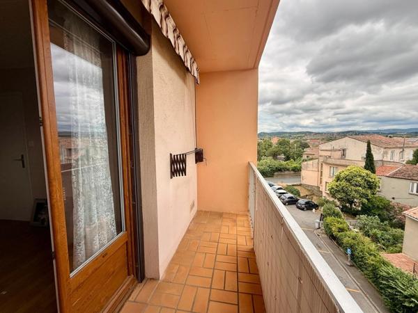 Rare à la vente : Appartement à vendre 4 pièces avec vue d'exception sur la cité de Carcassonne. Prix de vente : 124200€