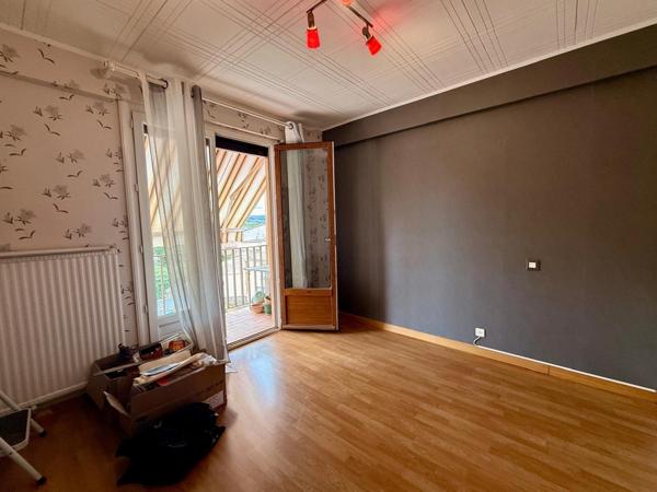 Rare à la vente : Appartement à vendre 4 pièces avec vue d'exception sur la cité de Carcassonne. Prix de vente : 124200€