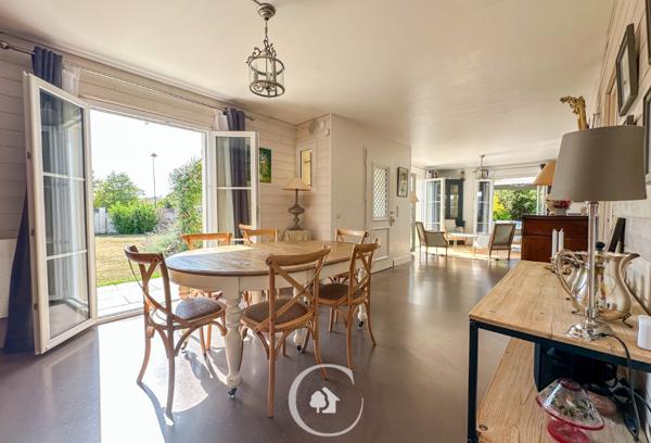 Carignan-de-Bordeaux (33360) MAISON T6 - 5 CHAMBRES - BUREAU INDEPENDANT - PISCINE CHAUFEE