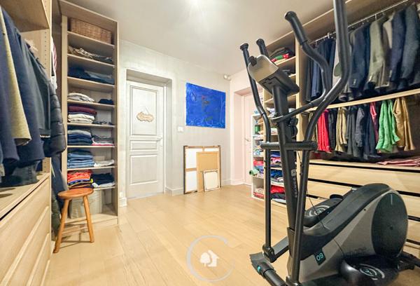 Carignan-de-Bordeaux (33360) MAISON T6 - 5 CHAMBRES - BUREAU INDEPENDANT - PISCINE CHAUFEE