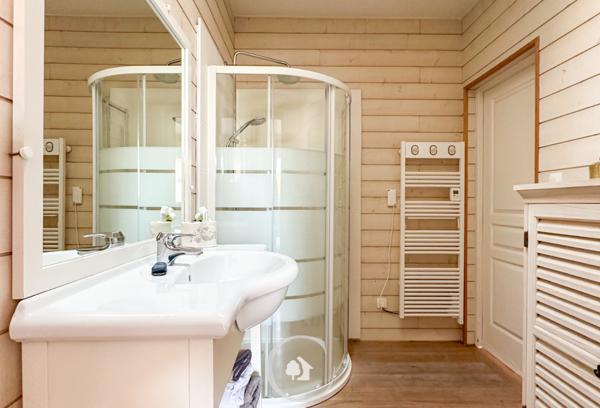 Carignan-de-Bordeaux (33360) MAISON T6 - 5 CHAMBRES - BUREAU INDEPENDANT - PISCINE CHAUFEE