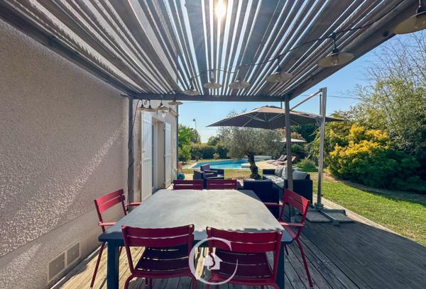 Carignan-de-Bordeaux (33360) MAISON T6 - 5 CHAMBRES - BUREAU INDEPENDANT - PISCINE CHAUFEE