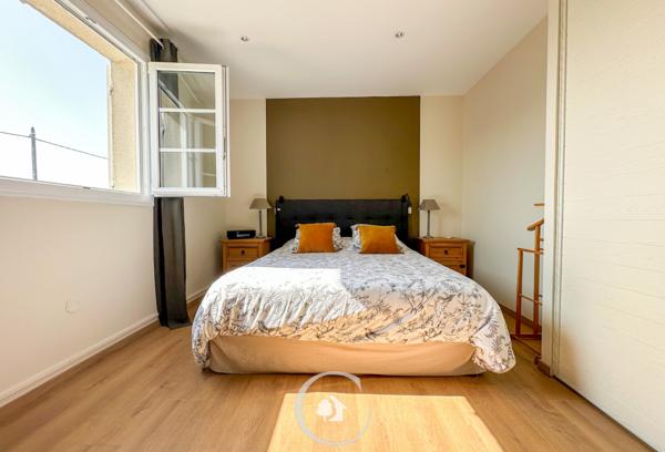 Carignan-de-Bordeaux (33360) MAISON T6 - 5 CHAMBRES - BUREAU INDEPENDANT - PISCINE CHAUFEE