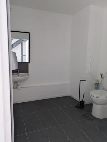 Local commercial à louer proche de CHAMBERY (73)380 m²