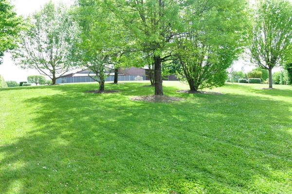 À Vendre – Maison de Plain-Pied avec Gîte Indépendant, Piscine et Parc Arboré sur 12 ha