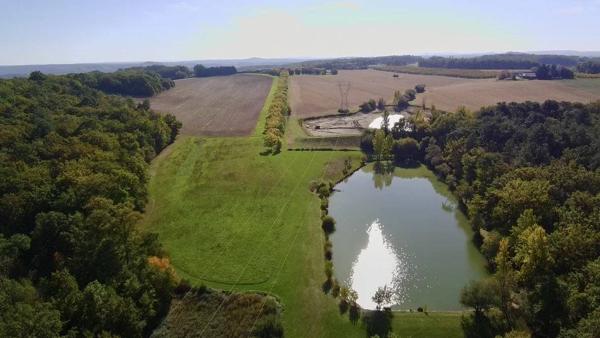 À Vendre – Maison de Plain-Pied avec Gîte Indépendant, Piscine et Parc Arboré sur 12 ha