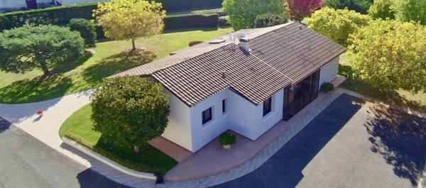 À Vendre – Maison de Plain-Pied avec Gîte Indépendant, Piscine et Parc Arboré sur 12 ha
