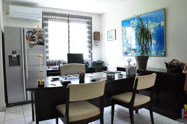 À Vendre – Maison de Plain-Pied avec Gîte Indépendant, Piscine et Parc Arboré sur 12 ha