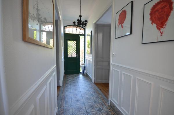 CHATEAU THIERRY (02)  à vendre Belle maison en meulière de 7 pièces