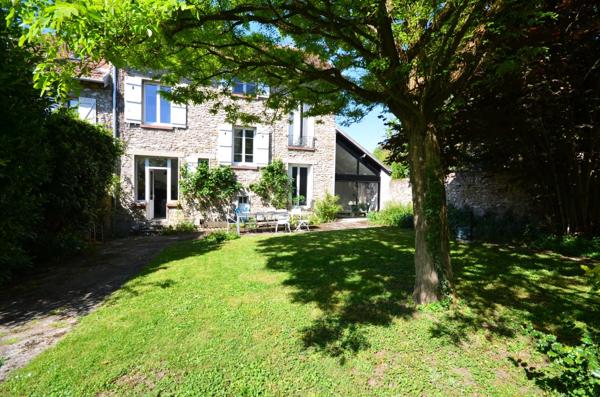 CHATEAU THIERRY (02)  à vendre Belle maison en meulière de 7 pièces