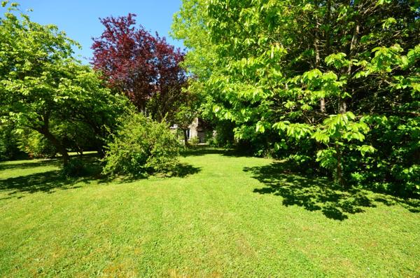 CHATEAU THIERRY (02)  à vendre Belle maison en meulière de 7 pièces