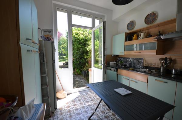CHATEAU THIERRY (02)  à vendre Belle maison en meulière de 7 pièces