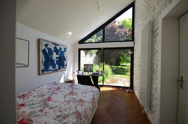 CHATEAU THIERRY (02)  à vendre Belle maison en meulière de 7 pièces