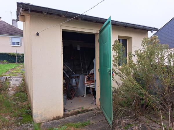 pavillon très lumineux sur sous sol  de 100m²  avec 3 chambres