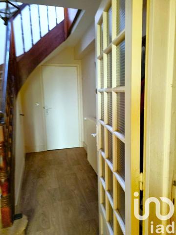 Maison de ville 9 pièces de 181 m² à Plougoumelen (56400)