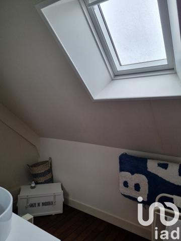 Maison de ville 9 pièces de 181 m² à Plougoumelen (56400)