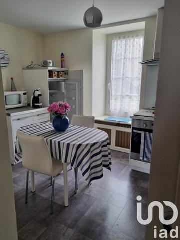 Maison de ville 9 pièces de 181 m² à Plougoumelen (56400)