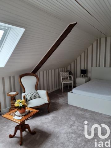 Maison de ville 9 pièces de 181 m² à Plougoumelen (56400)