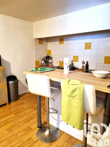 Maison de ville 9 pièces de 181 m² à Plougoumelen (56400)