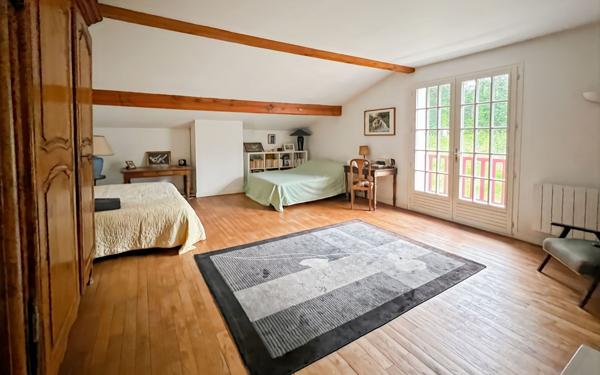 Maison à vendre    5 pièces •  Urt