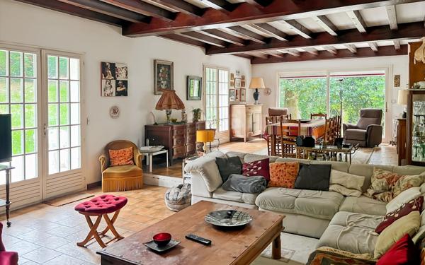 Maison à vendre    5 pièces •  Urt