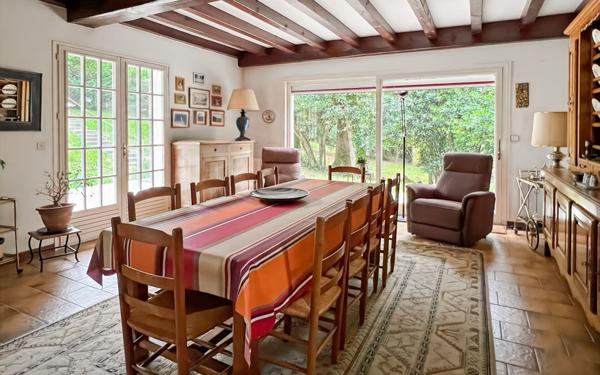 Maison à vendre    5 pièces •  Urt