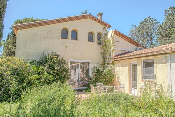 LUNEL (34400) – PROPRIÉTÉ DE CARACTÈRE – PISCINE – T2 INDÉPENDANT – TERRAIN 2 HECTARES – CALME – EXPOSITION SUD – NATURE