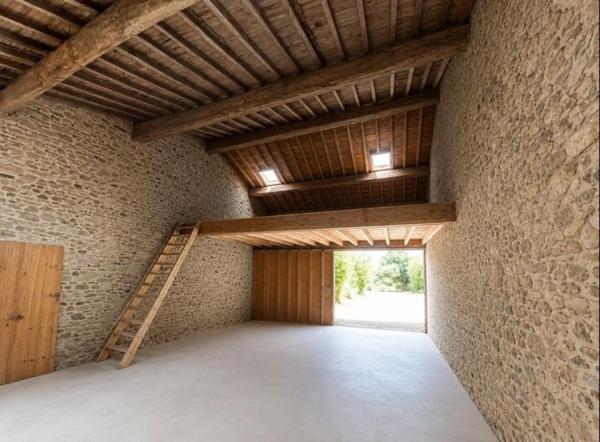 MAISON ANCIENNE EN PIERRES  3 CHAMBRES CADRE VERDOYANT GRANDE DEPENDANCE ATTENANTE 75 M²
