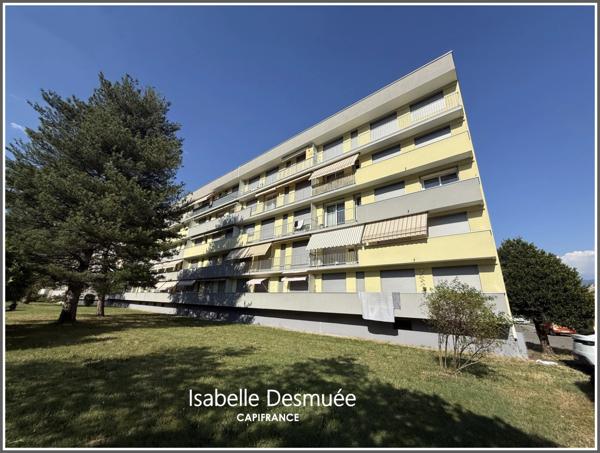 EXCLUSIVITÉ – T4 traversant de 78,3 m² avec balcon, vue sur les massifs et résidence sécurisée