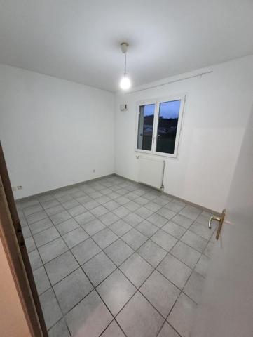 LAVEYRON - VILLA T4 AVEC GARAGE ET JARDIN - 94.74 M2