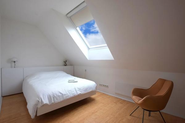 À Vendre – SAINTE-MARINE Village (FINISTERE SUD) - MAISON D’ARCHITECTE 242 m2 Carrez + PLATEAU 82 m2 à aménager - 400 m2 VEGETALISES– GARAGE/ATELIER 40m2- MER A 600m - DPE C – 980 000 € FAI