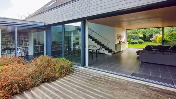 À Vendre – SAINTE-MARINE Village (FINISTERE SUD) - MAISON D’ARCHITECTE 242 m2 Carrez + PLATEAU 82 m2 à aménager - 400 m2 VEGETALISES– GARAGE/ATELIER 40m2- MER A 600m - DPE C – 980 000 € FAI