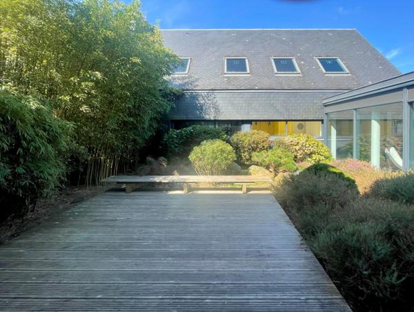 À Vendre – SAINTE-MARINE Village (FINISTERE SUD) - MAISON D’ARCHITECTE 242 m2 Carrez + PLATEAU 82 m2 à aménager - 400 m2 VEGETALISES– GARAGE/ATELIER 40m2- MER A 600m - DPE C – 980 000 € FAI