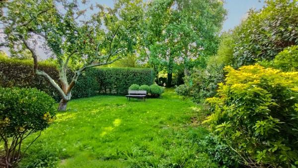 À Vendre – SAINTE-MARINE Village (FINISTERE SUD) - MAISON D’ARCHITECTE 242 m2 Carrez + PLATEAU 82 m2 à aménager - 400 m2 VEGETALISES– GARAGE/ATELIER 40m2- MER A 600m - DPE C – 980 000 € FAI