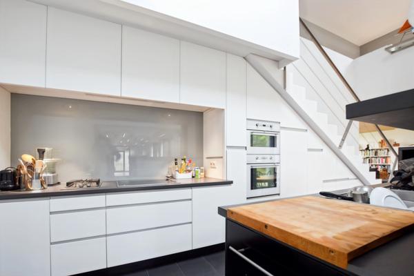 À Vendre – SAINTE-MARINE Village (FINISTERE SUD) - MAISON D’ARCHITECTE 242 m2 Carrez + PLATEAU 82 m2 à aménager - 400 m2 VEGETALISES– GARAGE/ATELIER 40m2- MER A 600m - DPE C – 980 000 € FAI