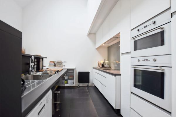 À Vendre – SAINTE-MARINE Village (FINISTERE SUD) - MAISON D’ARCHITECTE 242 m2 Carrez + PLATEAU 82 m2 à aménager - 400 m2 VEGETALISES– GARAGE/ATELIER 40m2- MER A 600m - DPE C – 980 000 € FAI