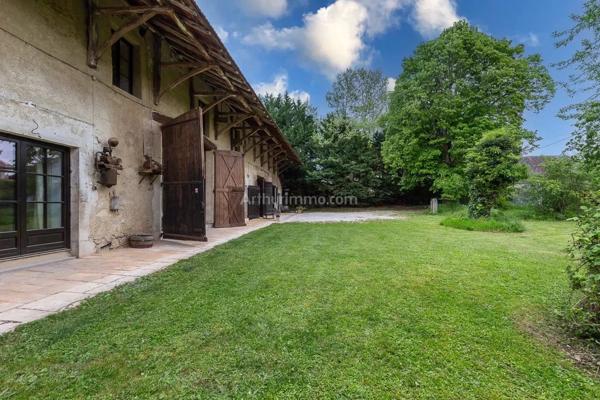 Vente Maison 15 pièces 460 m2 à Les Avenières Veyrins-Thuellin