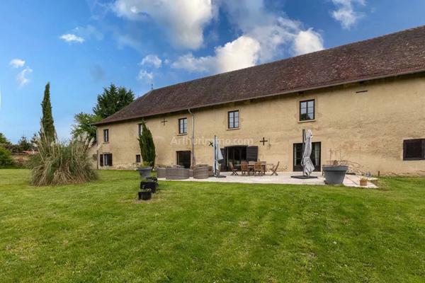 Vente Maison 15 pièces 460 m2 à Les Avenières Veyrins-Thuellin