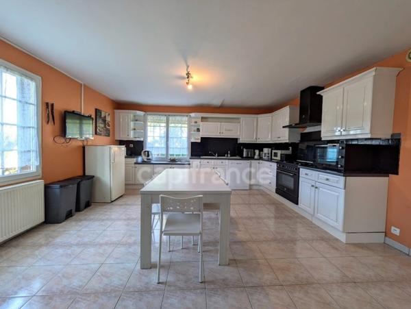 À proximité d’Aumale – Spacieuse maison familiale de 180 m² sur un terrain clos de plus de 1000 m²