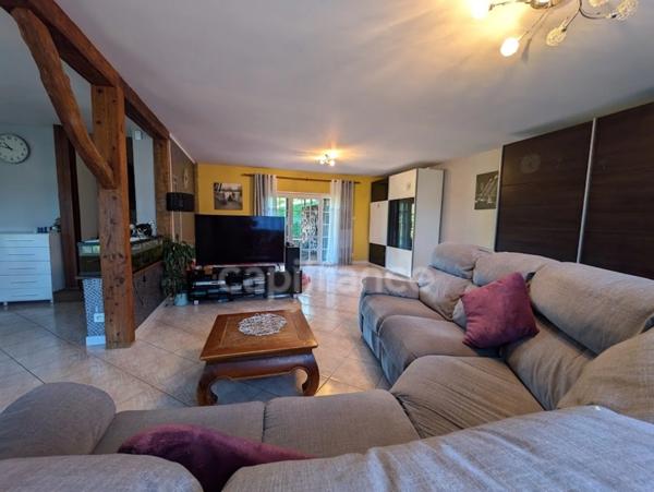 À proximité d’Aumale – Spacieuse maison familiale de 180 m² sur un terrain clos de plus de 1000 m²