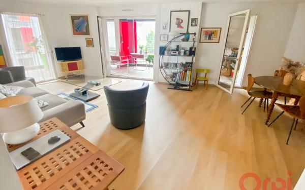 Appartement à vendre    3 pièces • 71,80 m2 Romainville